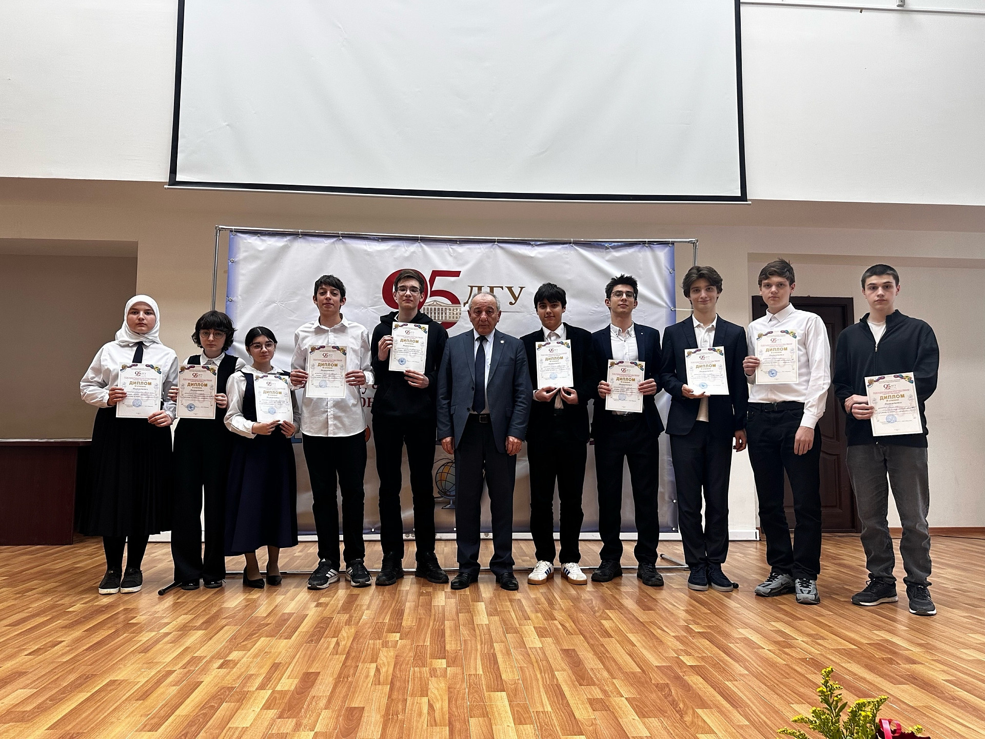 В ДГУ подвели итоги конференции «Творчество юных»