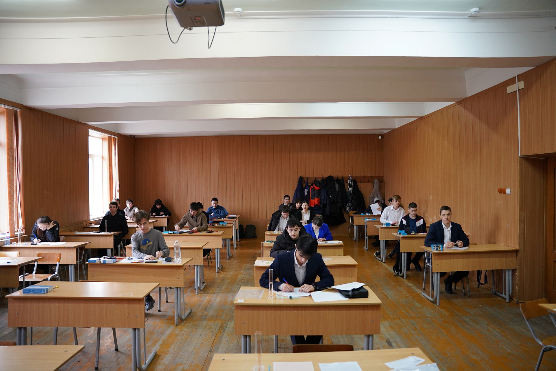 В ДГУ проходит региональный этап олимпиады по физике